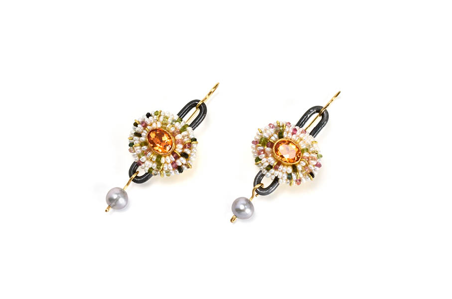 Ohrringe Eryo, Unikatschmuck aus Eisen, Gold, Perlen, Citrin und Turmaline von Gian Luca Bartellone, Bodyfurnitures aus Südtirol